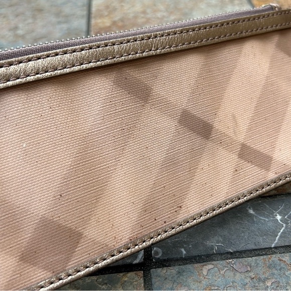 Additional photos for mini Authentic Burberry pink wristlet. - Picture 11 of 12